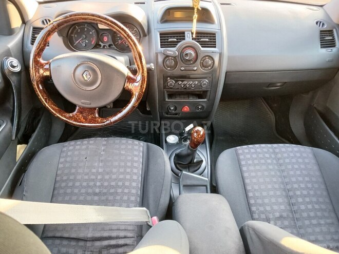 Renault Megane-7