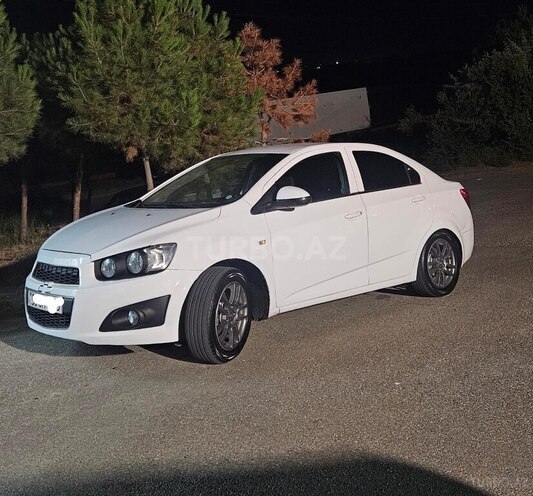 Chevrolet Aveo-5