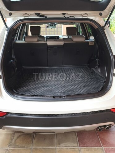 Hyundai Santa Fe-12