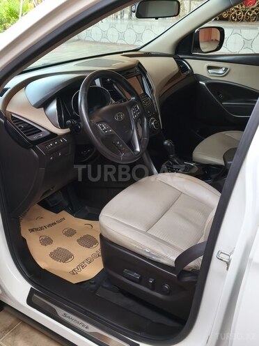 Hyundai Santa Fe-16