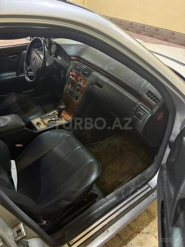 Mercedes E 200-6