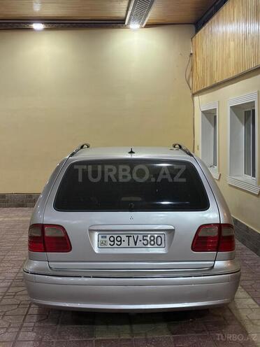 Mercedes E 200-2