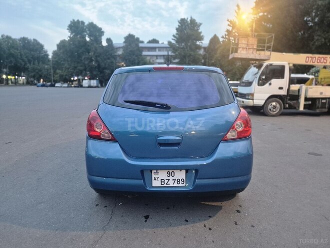 Nissan Tiida-4