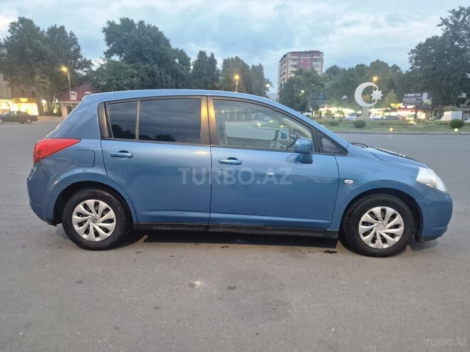 Nissan Tiida-5