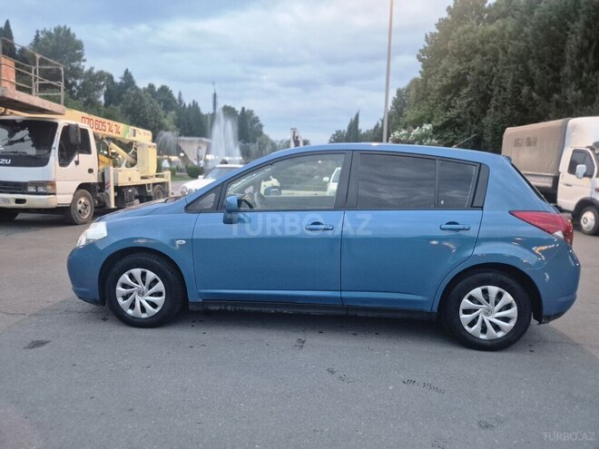 Nissan Tiida-6