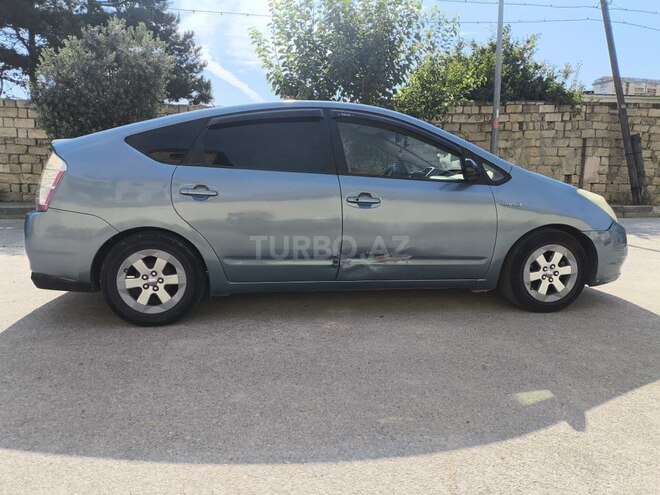 Toyota Prius-4