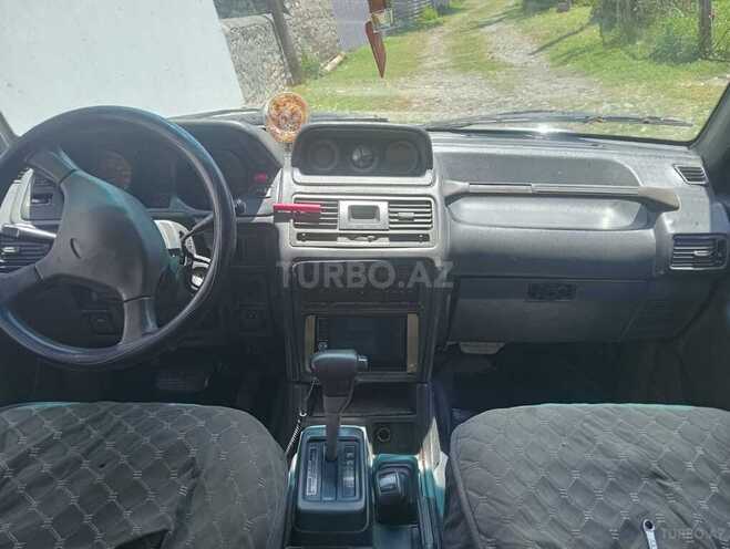 Mitsubishi Pajero-6