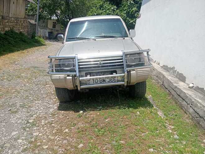 Mitsubishi Pajero-1
