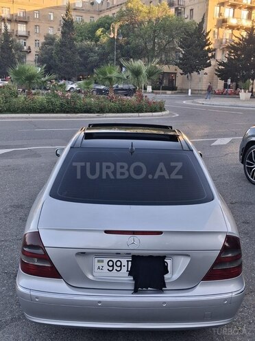 Mercedes E 270-4