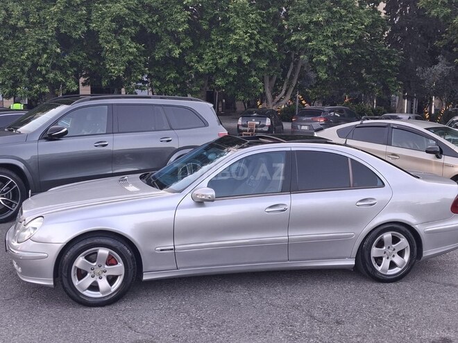 Mercedes E 270-9