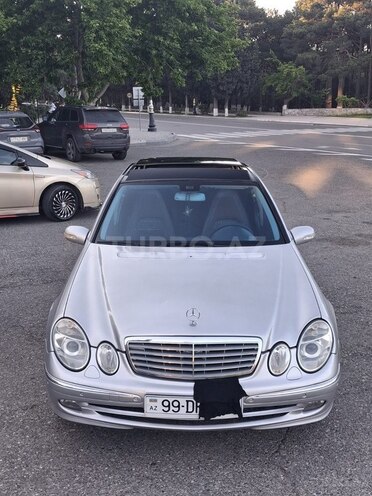 Mercedes E 270-6