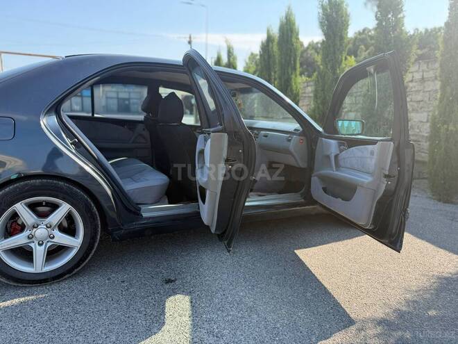 Mercedes E 200-9