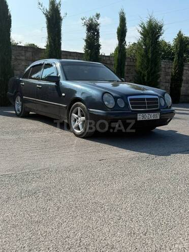 Mercedes E 200-2