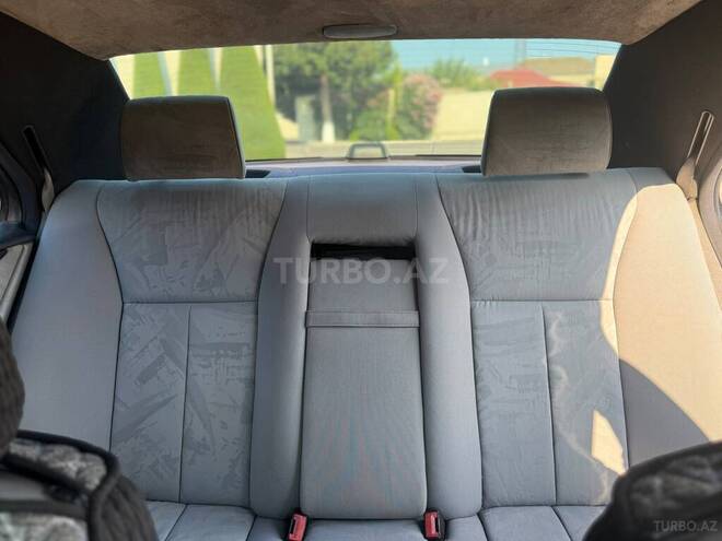Mercedes E 200-4