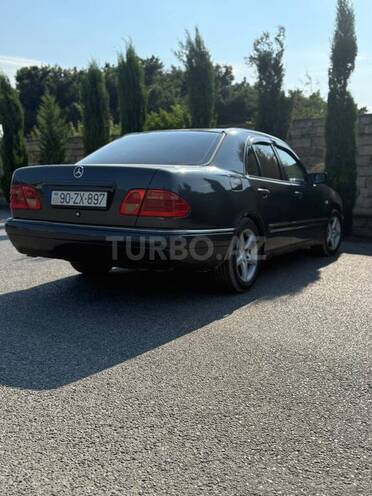 Mercedes E 200-5