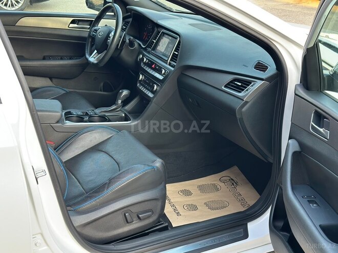 Hyundai Sonata-10