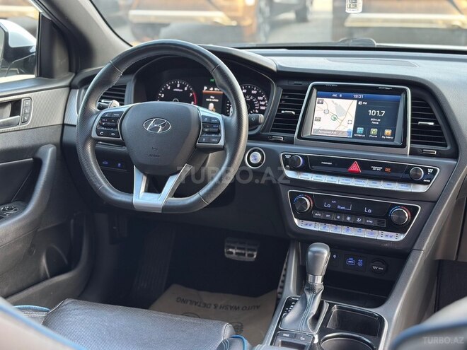 Hyundai Sonata-8