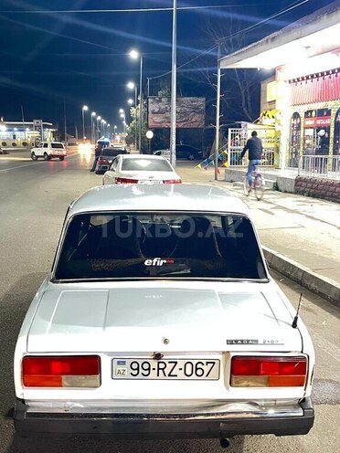 LADA (VAZ) 2107-2