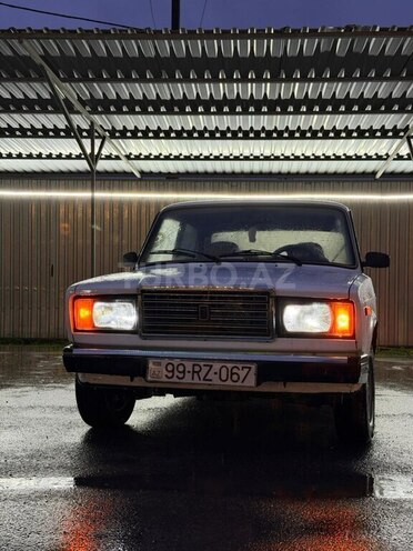 LADA (VAZ) 2107-1