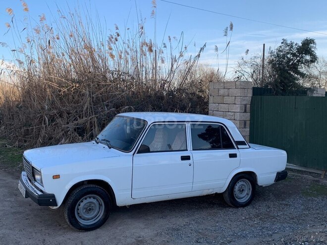 LADA (VAZ) 2107-15