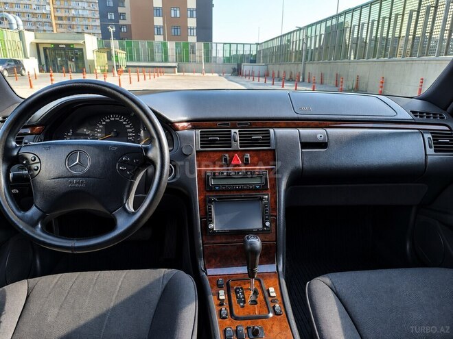 Mercedes E 270-13