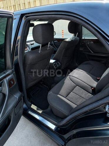 Mercedes E 270-18