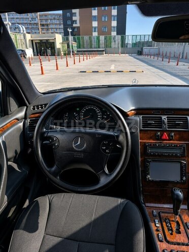 Mercedes E 270-14