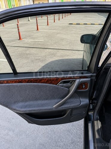 Mercedes E 270-17