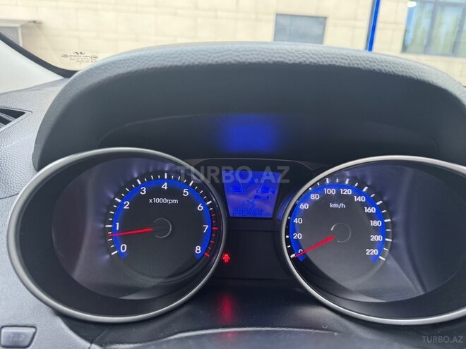 Hyundai ix35-6