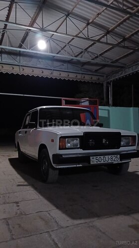 LADA (VAZ) 2107-1
