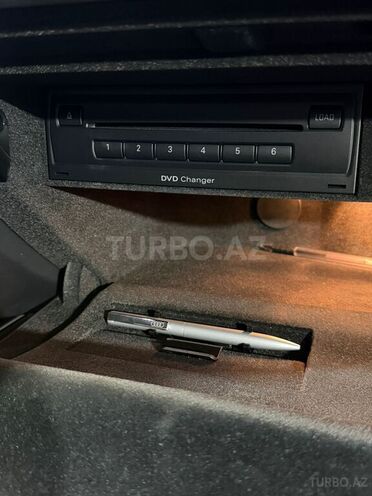 Audi A6-11