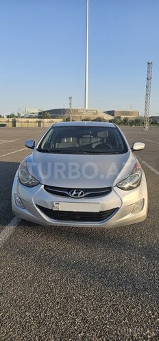 Hyundai Elantra-1