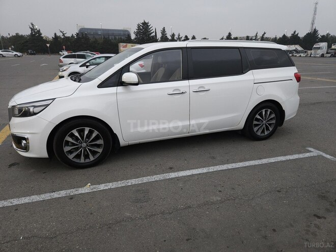 Kia Carnival-11