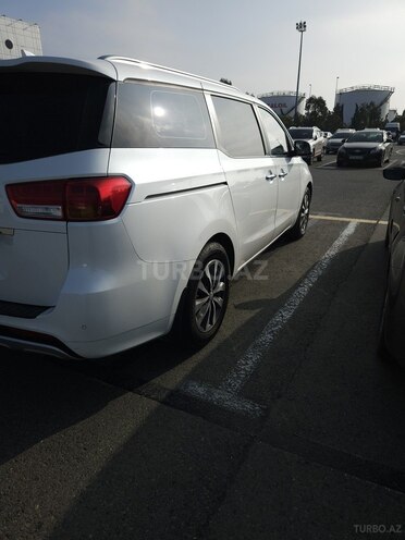 Kia Carnival-6
