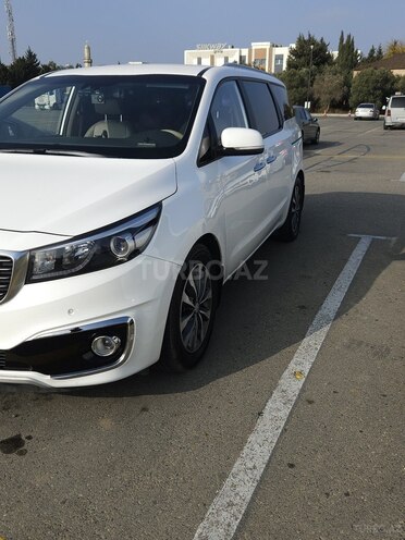 Kia Carnival-4