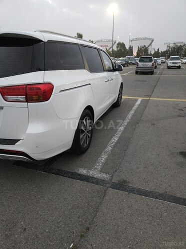 Kia Carnival-14