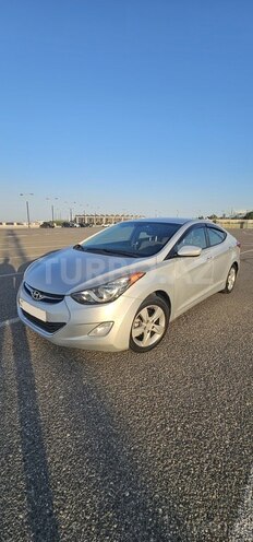 Hyundai Elantra-2