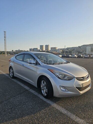 Hyundai Elantra-5