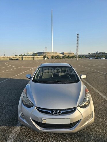 Hyundai Elantra-6