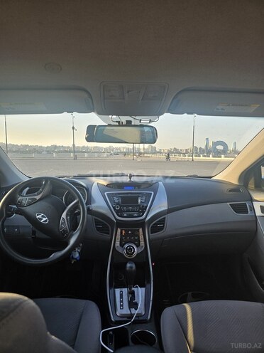 Hyundai Elantra-7