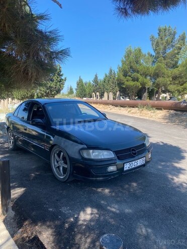 Opel Omega-1