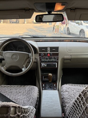 Mercedes C 230-9