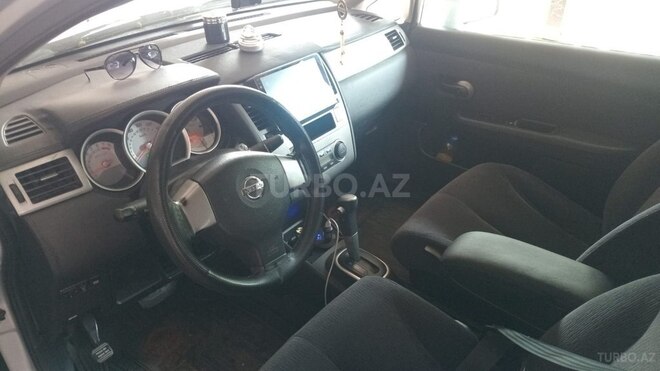 Nissan Tiida-7