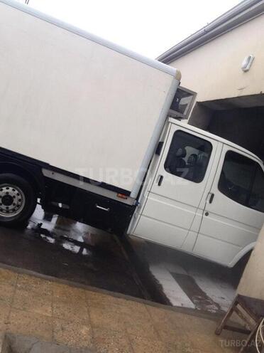 Ford Transit-4