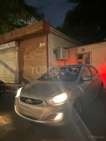 Hyundai Accent-1
