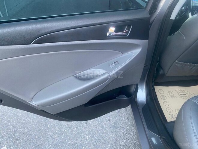 Hyundai Sonata-9