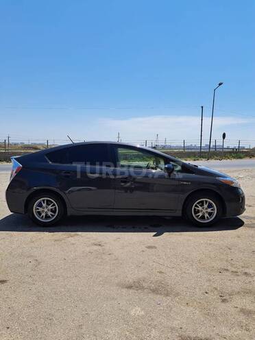 Toyota Prius-2