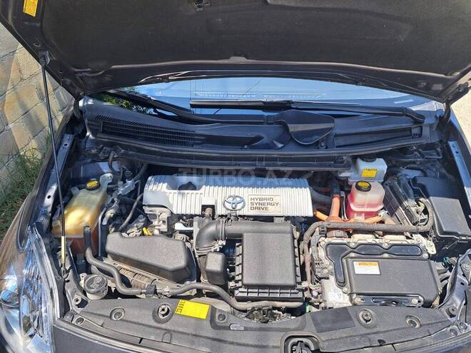 Toyota Prius-8