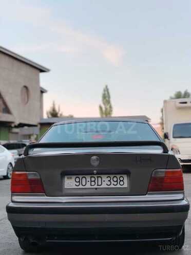 BMW 320-2