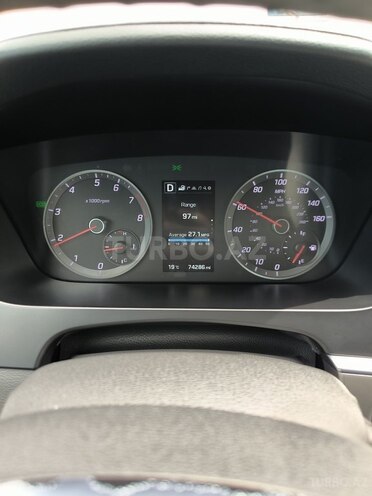 Hyundai Sonata-9
